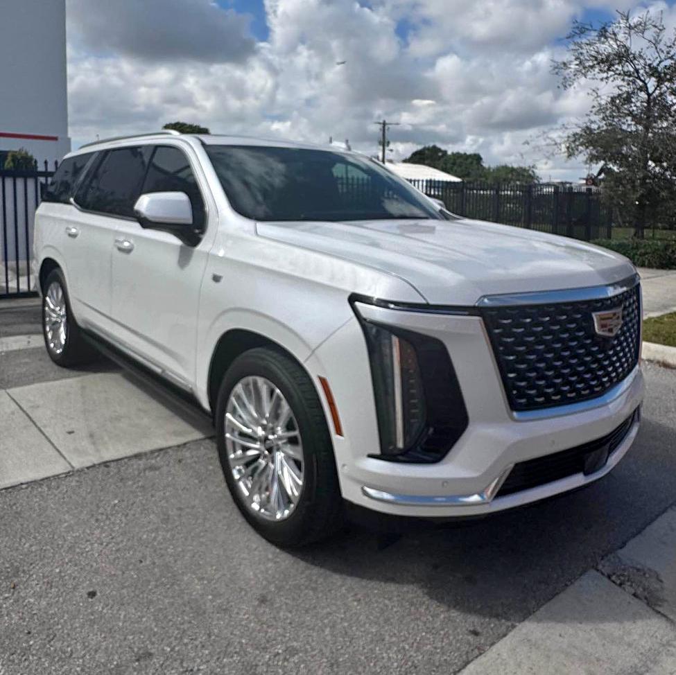 2025 Cadillac Escalade - Premium luxury sport