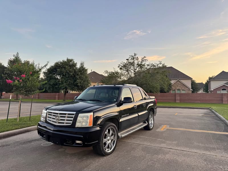 2003 Cadillac Escalade EXT - Premium Sport Utility Pickup 4D 5 1\/4 ft