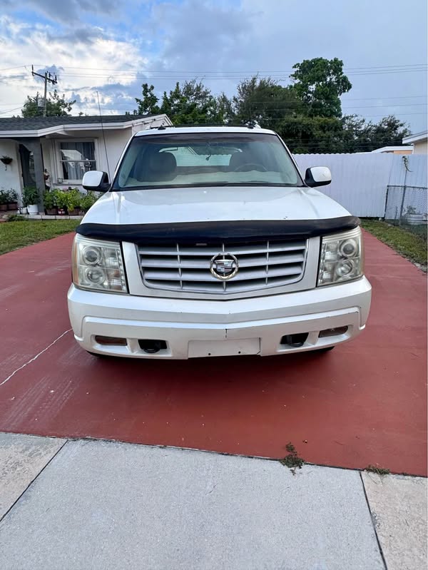 2003 Cadillac Escalade EXT - Sport Utility Pickup 4D