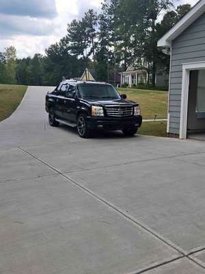 2005 Cadillac Escalade EXT - Luxury Sport Utility Pickup 4D 5 1\/4 ft