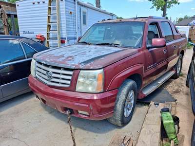 2005 Cadillac Escalade EXT - Sport Utility Pickup 4D 5 1\/4 ft