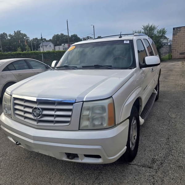 2002 Cadillac Escalade EXT - Luxury Sport Utility Pickup 4D 5 1\/4 ft