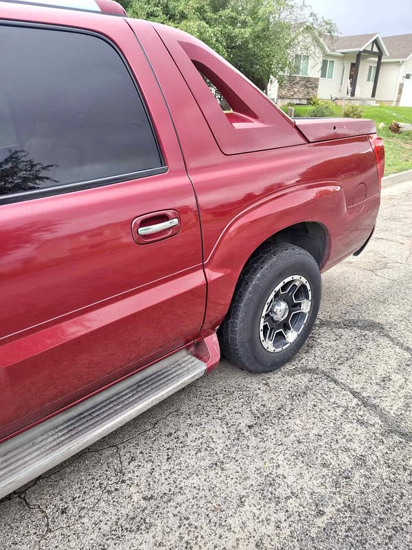 2004 Cadillac Escalade EXT - Sport Utility Pickup 4D