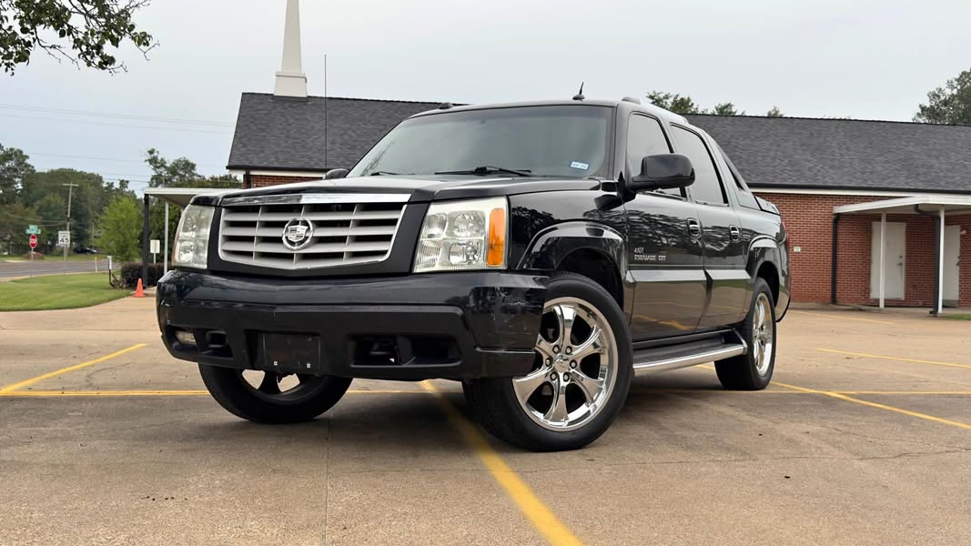 2004 Cadillac Escalade EXT - 6.0 AWD