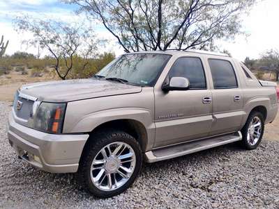 2002 Cadillac Escalade EXT - Luxury Sport Utility Pickup 4D 5 1\/4 ft
