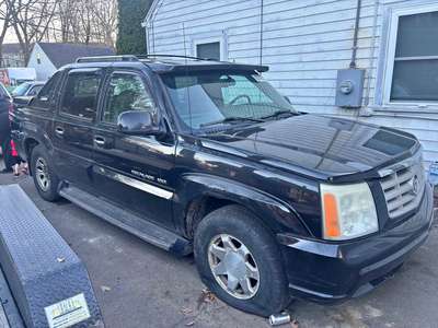 2002 Cadillac Escalade EXT - Luxury Sport Utility Pickup 4D 5 1\/4 ft