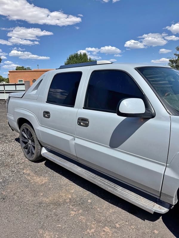 2003 Cadillac Escalade EXT - Sport Utility Pickup 4D