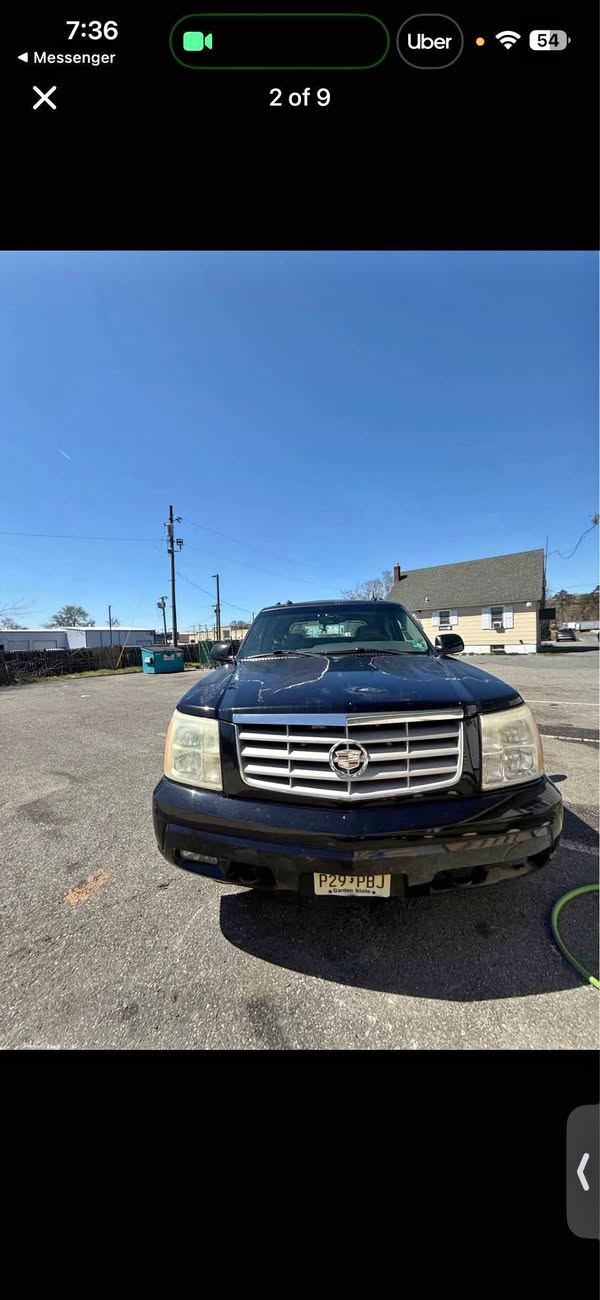 2004 Cadillac Escalade EXT - Premium Sport Utility Pickup 4D 5 1\/4 ft