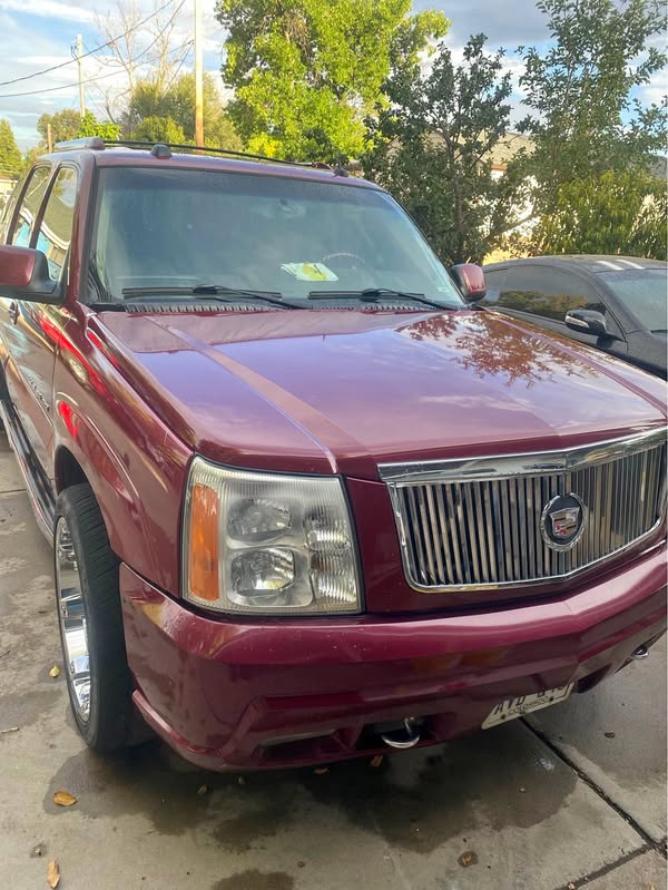 2005 Cadillac Escalade EXT - Sport Utility Pickup 4D