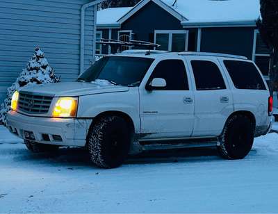2005 Cadillac Escalade EXT - Premium Sport Utility Pickup 4D 5 1\/4 ft