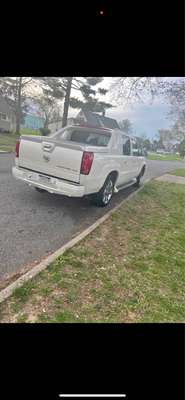 2005 Cadillac Escalade EXT - Luxury Sport Utility Pickup 4D 5 1\/4 ft