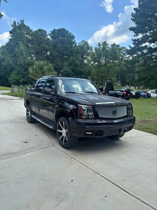 2002 Cadillac Escalade EXT - Sport Utility Pickup 4D 5 1\/4 ft