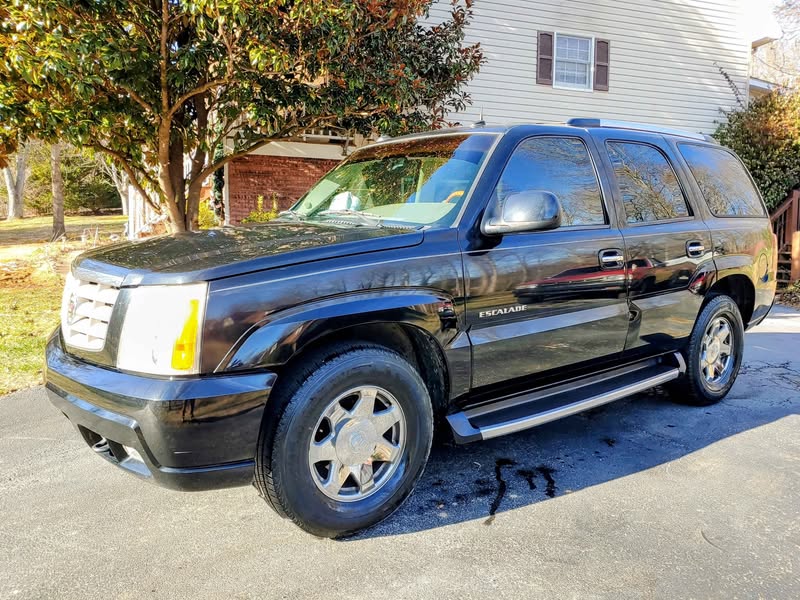 2003 Cadillac Escalade EXT - Premium Sport Utility Pickup 4D 5 1\/4 ft