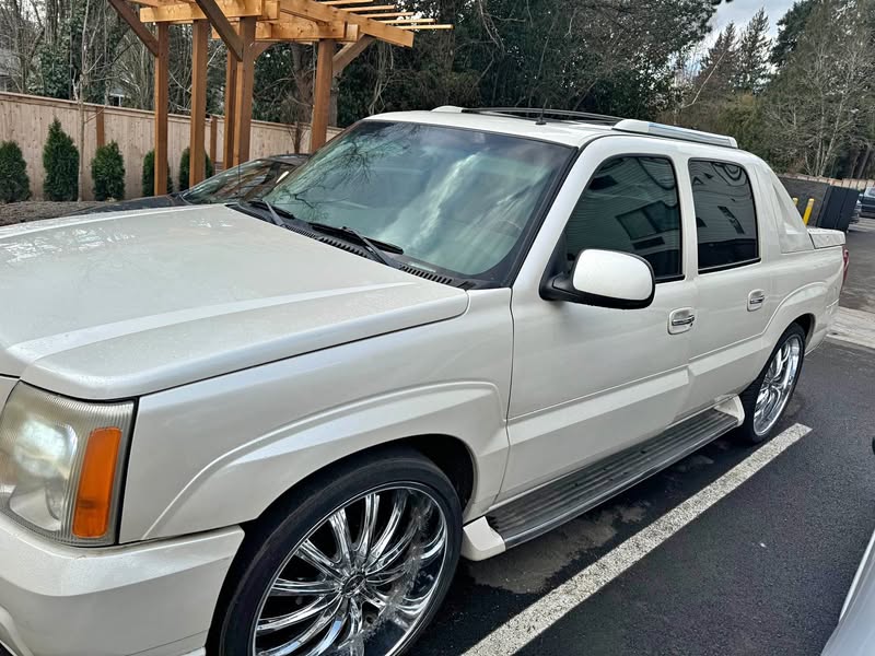 2002 Cadillac Escalade EXT - Luxury Sport Utility Pickup 4D 5 1\/4 ft