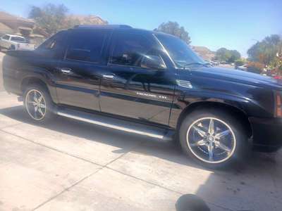 2004 Cadillac Escalade EXT - Sport Utility Pickup 4D 5 1\/4 ft