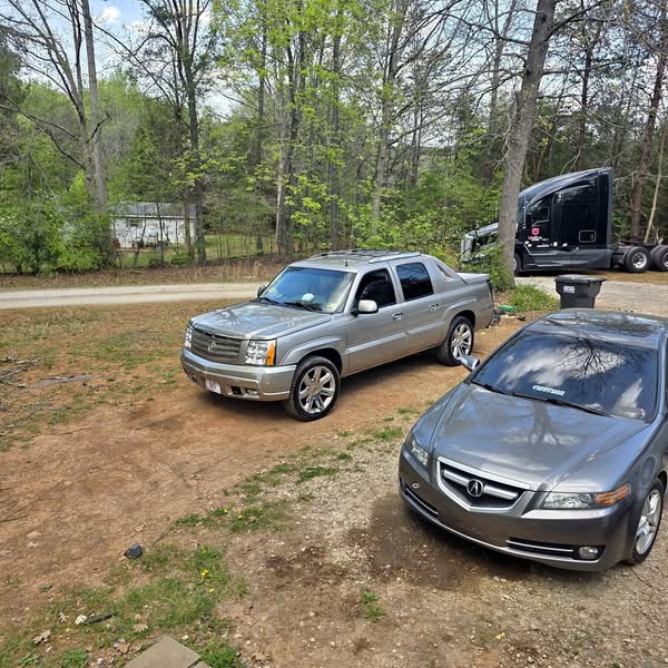 2002 Cadillac Escalade EXT - Luxury Sport Utility Pickup 4D 5 1\/4 ft