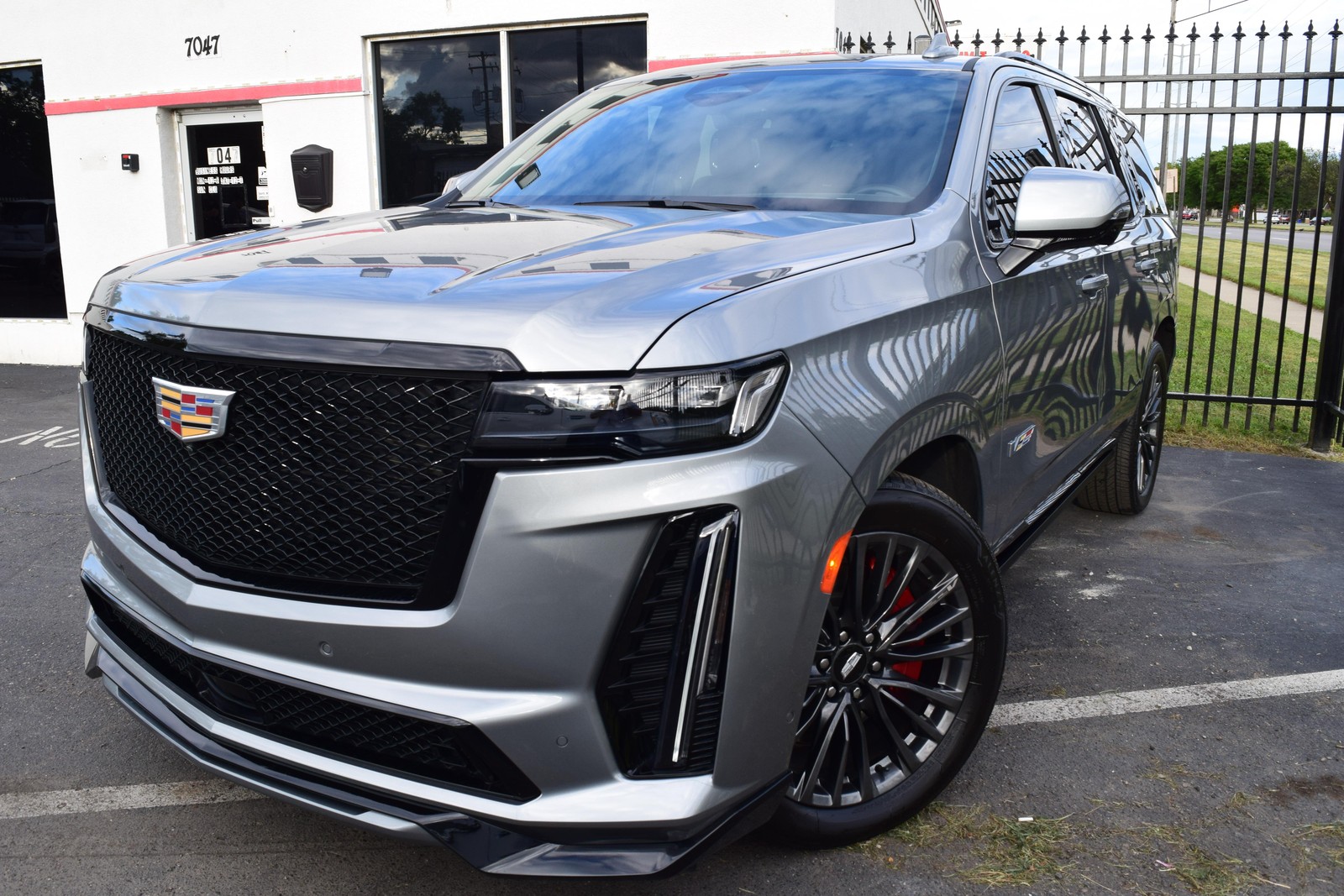 2023 Cadillac Escalade 2023 CADILLAC ESCALADE-V 4WD 2RED...