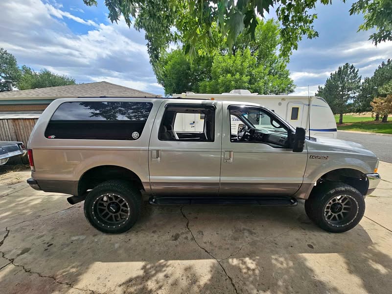2002 Ford Excursion - XLT Sport Utility 4D