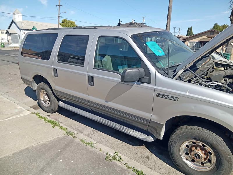 2004 Ford Excursion - XLT Sport Utility 4D