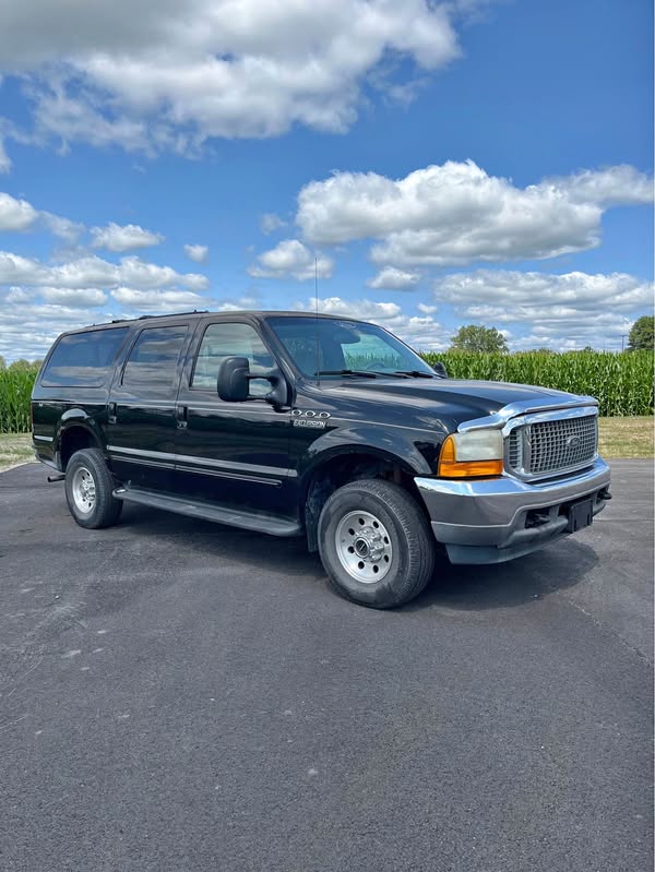 2000 Ford Excursion - XLT