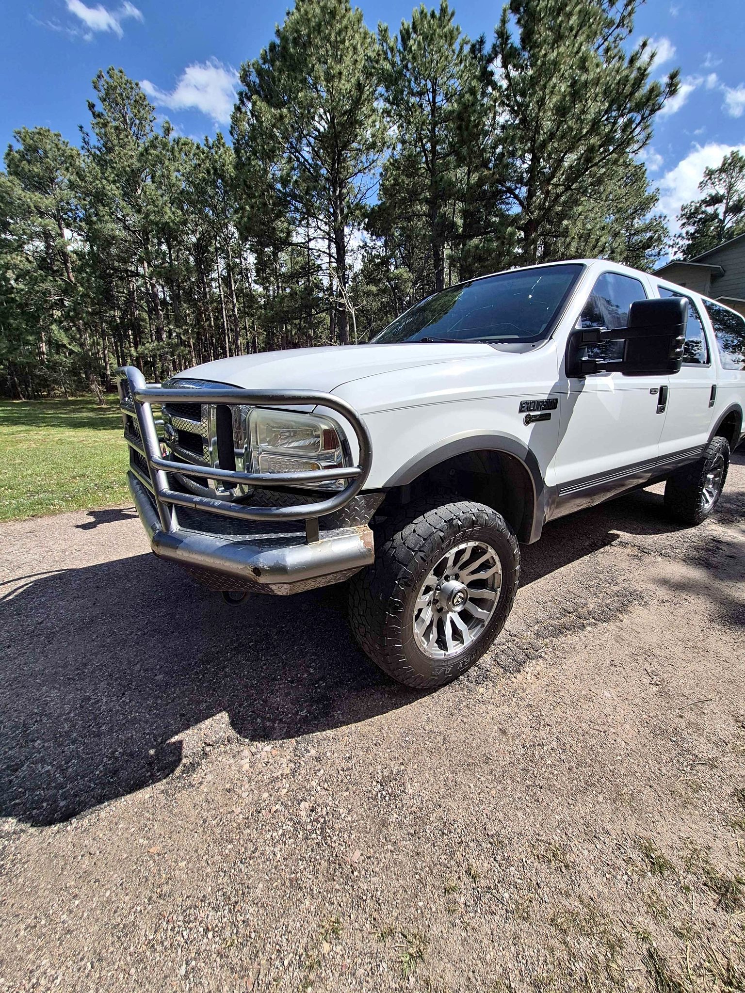 2005 Ford Excursion - XLT Sport Utility 4D