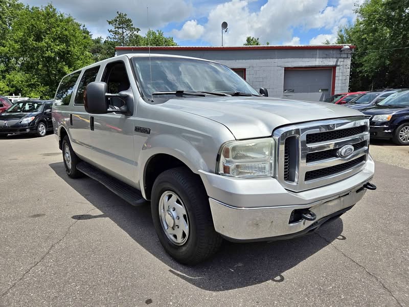2005 Ford Excursion - XLS Sport Utility 4D