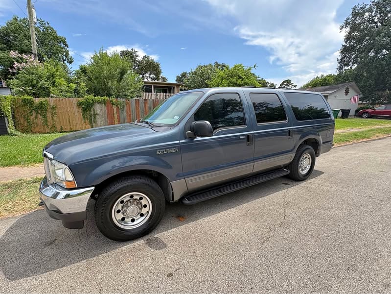 2003 Ford Excursion - XLT Sport Utility 4D