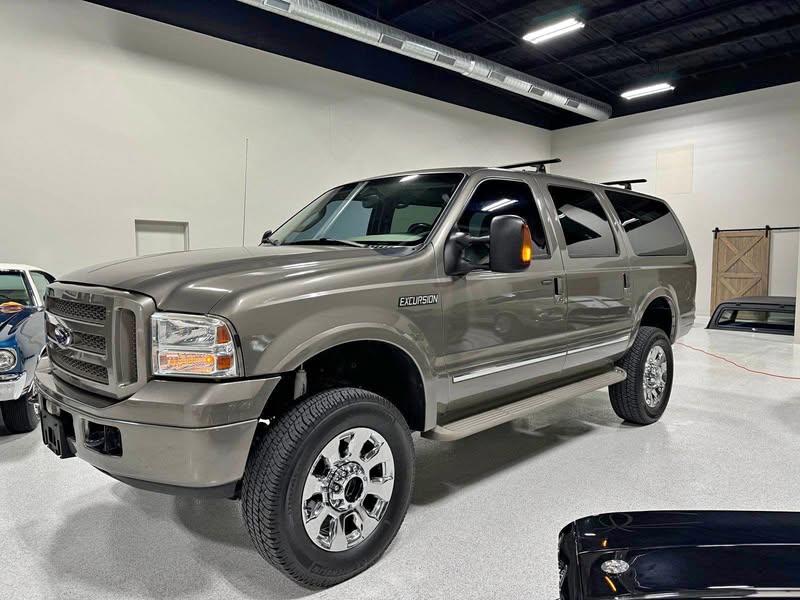 2005 Ford Excursion - Limited Sport Utility 4D