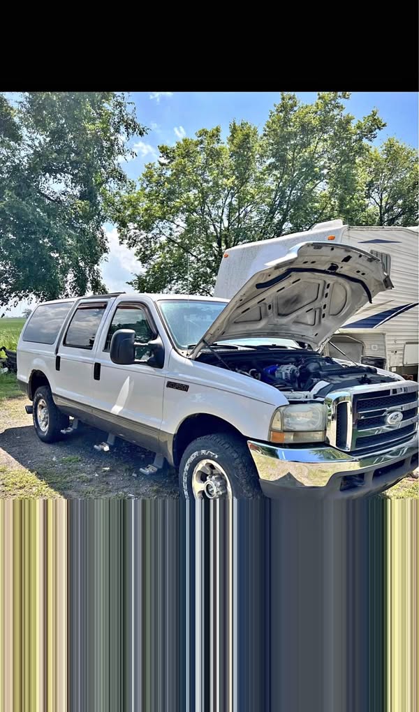 2004 Ford Excursion - XLT Sport Utility 4D