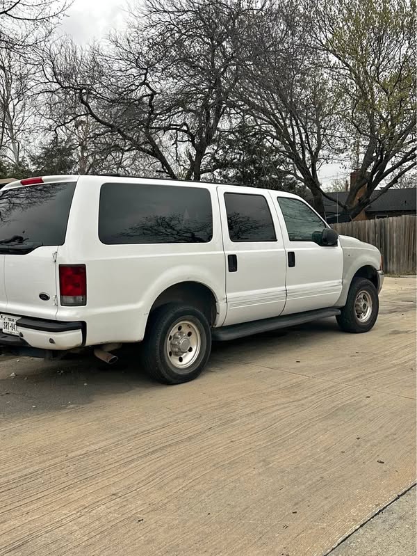 2005 Ford Excursion - XLT Sport Utility 4D
