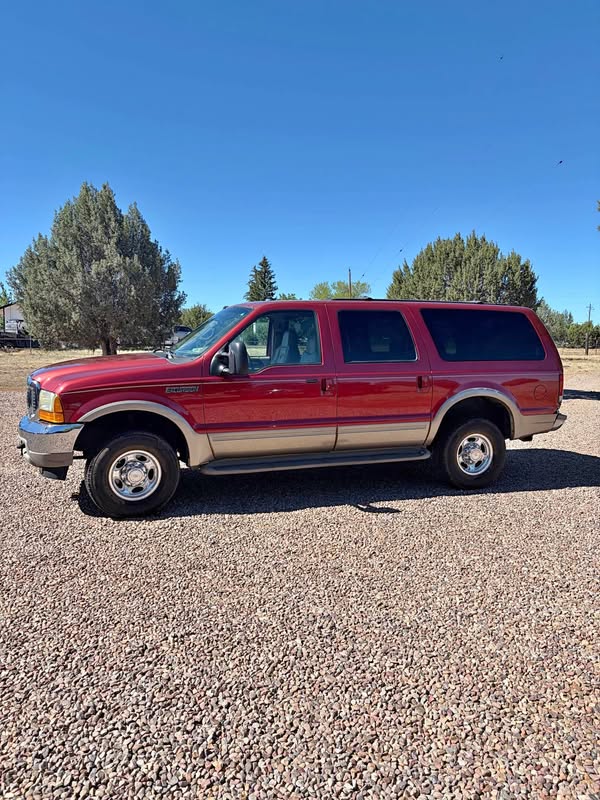 2000 Ford Excursion - Limited Sport Utility 4D