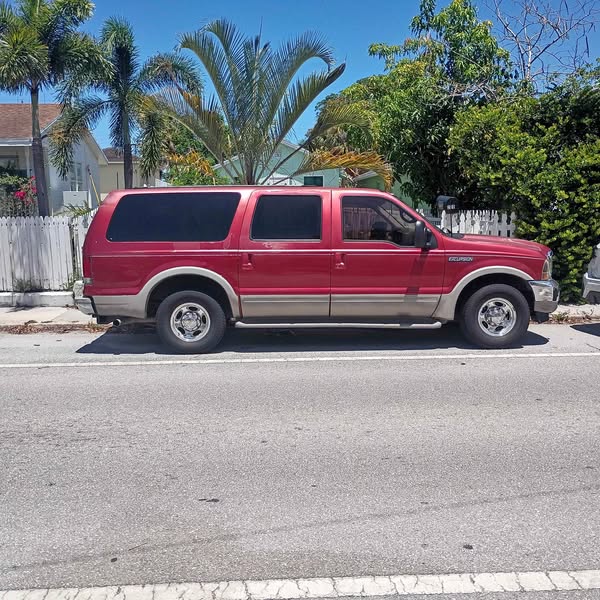 2000 Ford Excursion - Limited Sport Utility 4D