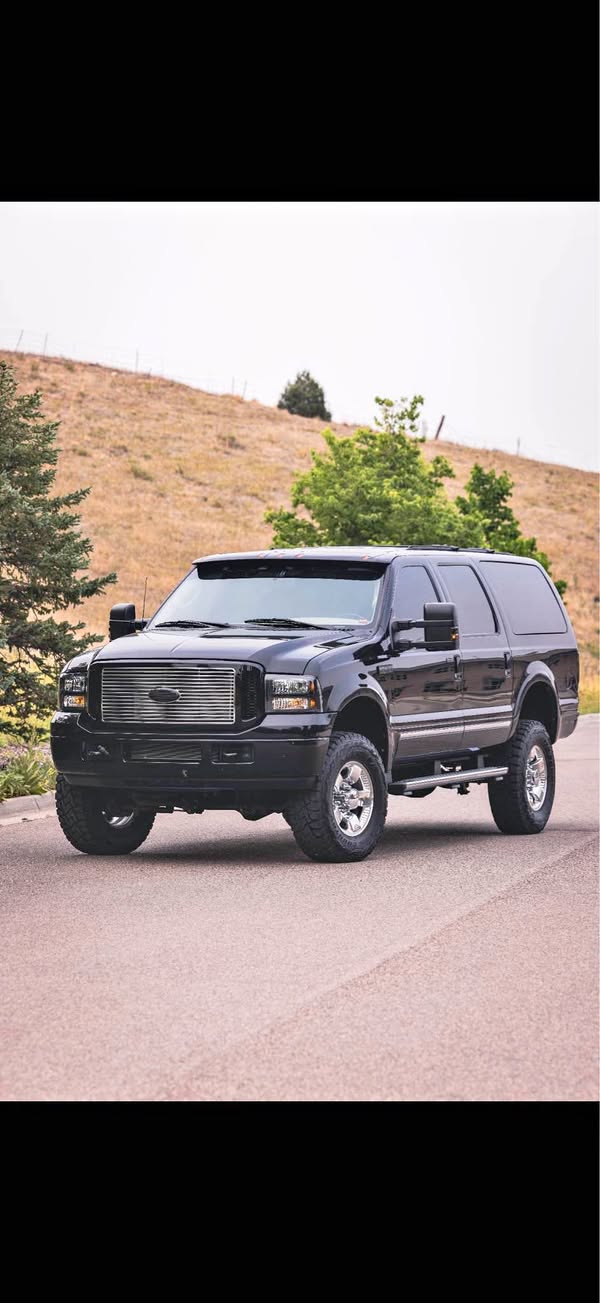 2005 Ford Excursion - Limited Sport Utility 4D