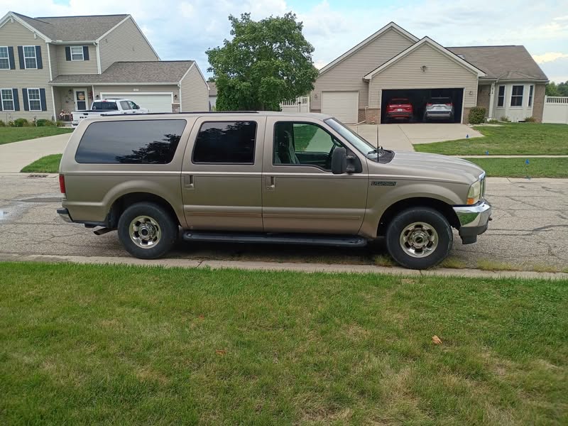 2000 Ford Excursion - XLT Sport Utility 4D