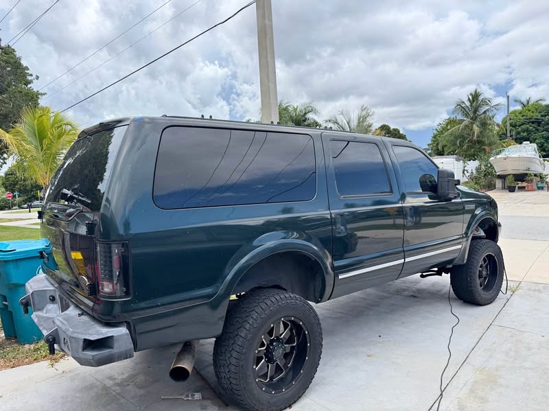 2003 Ford Excursion - New Transmission  R410new tires