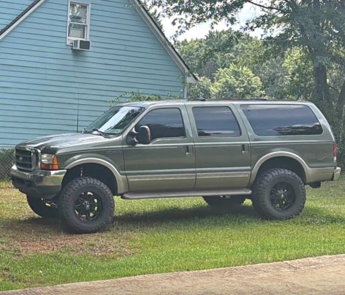 2000 Ford Excursion - Limited Sport Utility 4D