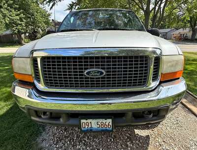 2000 Ford Excursion XLT Sport Utility 4D