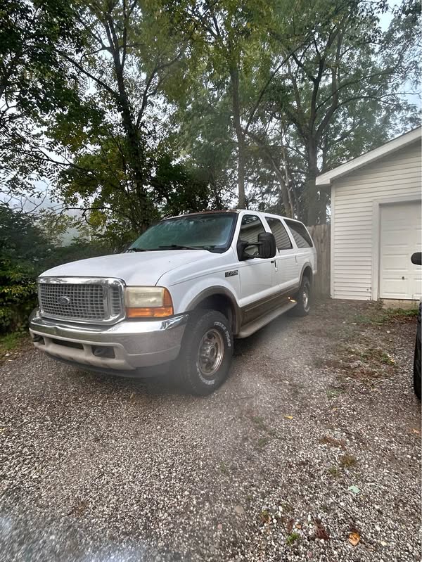 2000 Ford Excursion - Limited Sport Utility 4D