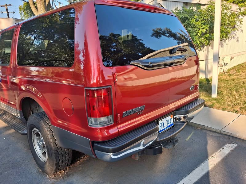 2002 Ford Excursion - XLT Sport Utility 4D