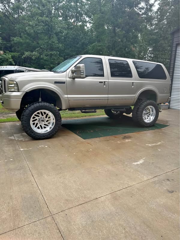 2005 Ford Excursion - Limited Sport Utility 4D