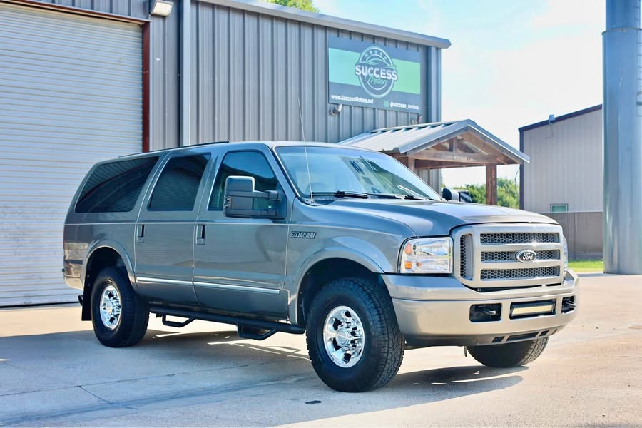 2005 Ford Excursion - Limited Sport Utility 4D