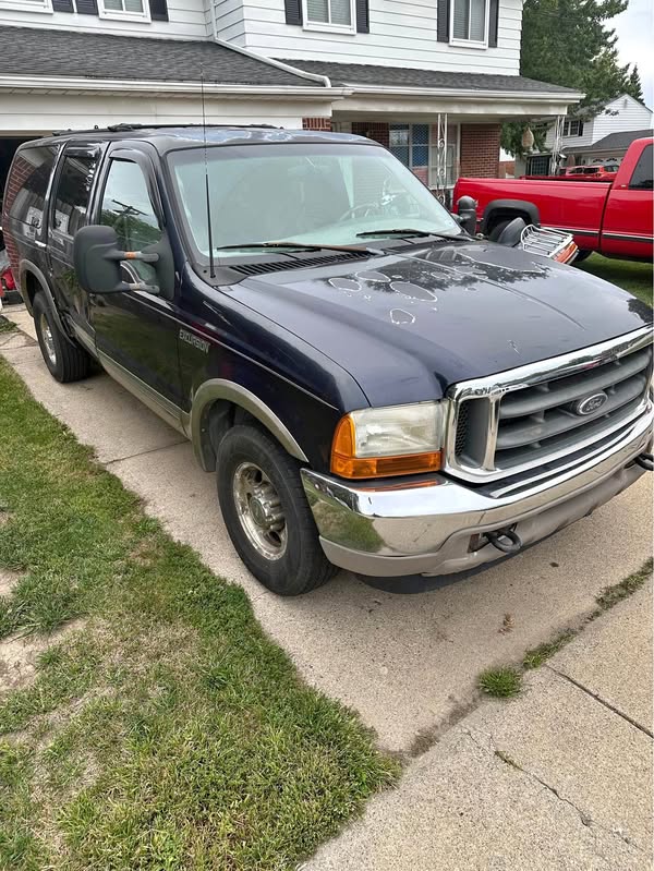 2000 Ford Excursion - Limited Sport Utility 4D