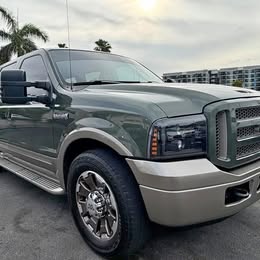 2005 Ford Excursion Eddie Bauer 60L 2WD