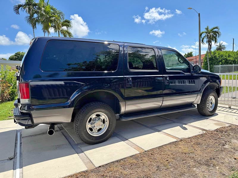 2001 Ford Excursion - XLT Sport Utility 4D