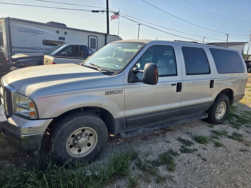 2005 Ford Excursion - XLT Sport Utility 4D
