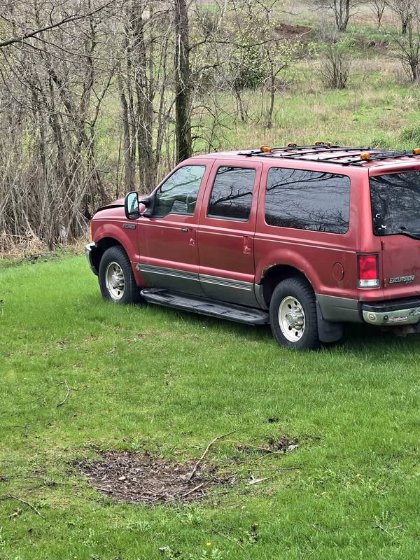 2001 Ford Excursion - XLT Sport Utility 4D