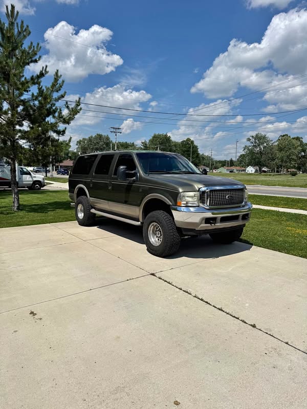 2000 Ford Excursion - Limited Sport Utility 4D