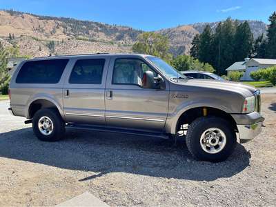 2005 Ford Excursion - Limited Sport Utility 4D
