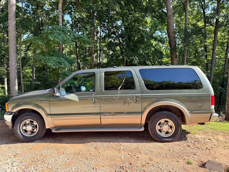 2000 Ford Excursion - Limited Sport Utility 4D