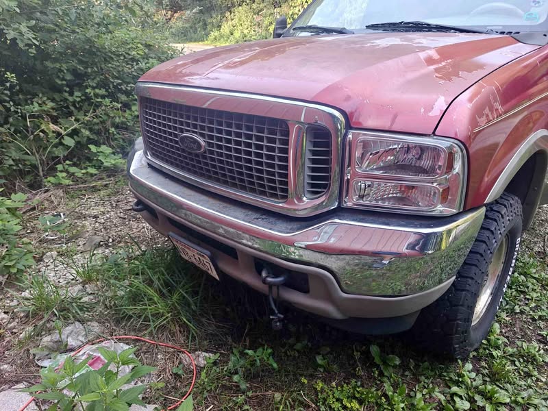 2000 Ford Excursion - Limited Sport Utility 4D
